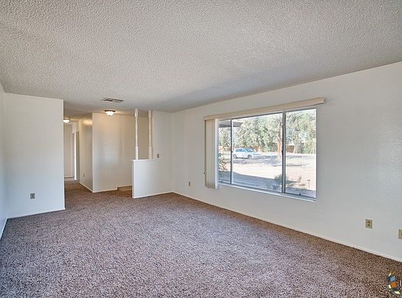 2nd image of 115 W Danenberg Dr