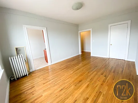 Rented by Realty 2000 Corp | media 1