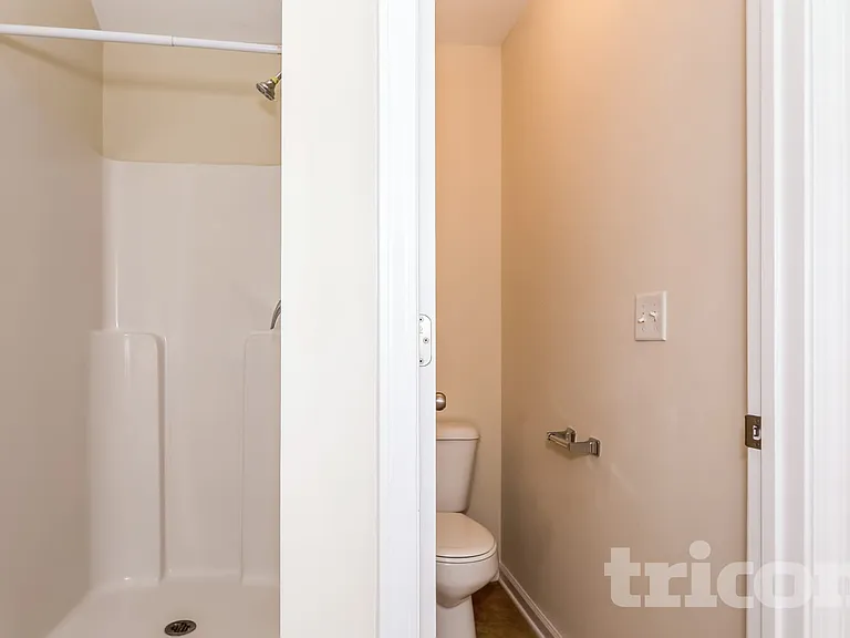 2435 Cornell Cir — Photo 10