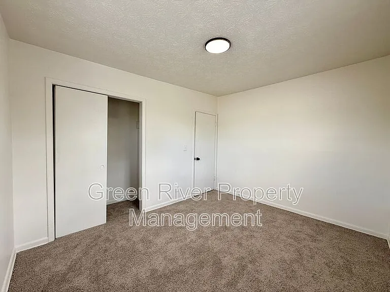 1161 W 5th St — Photo 17