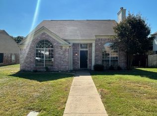 1352 Saddleback Ln, Lewisville, TX 75067