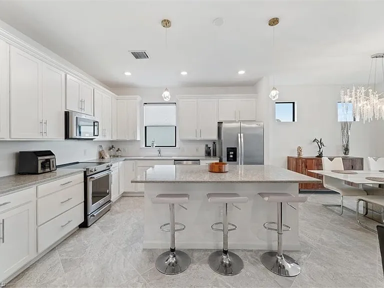 5644 Celebration Dr — Photo 17