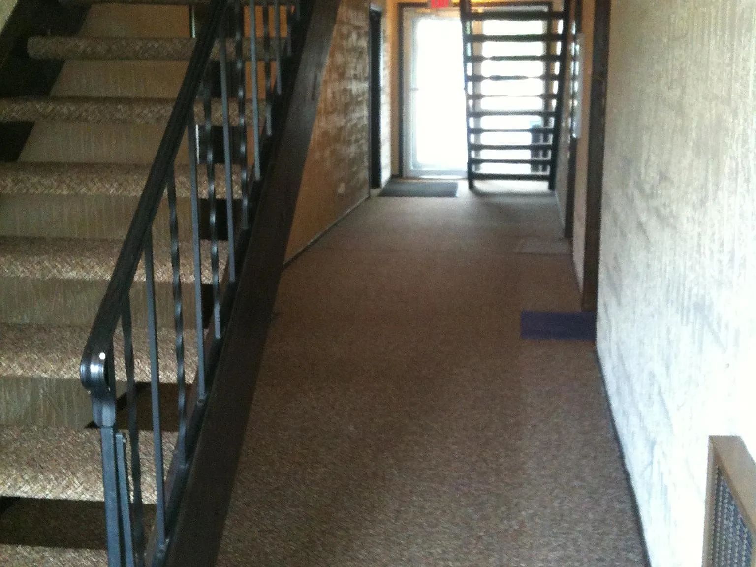 2 bed, 800 sqft, $1,060 — Photo 3