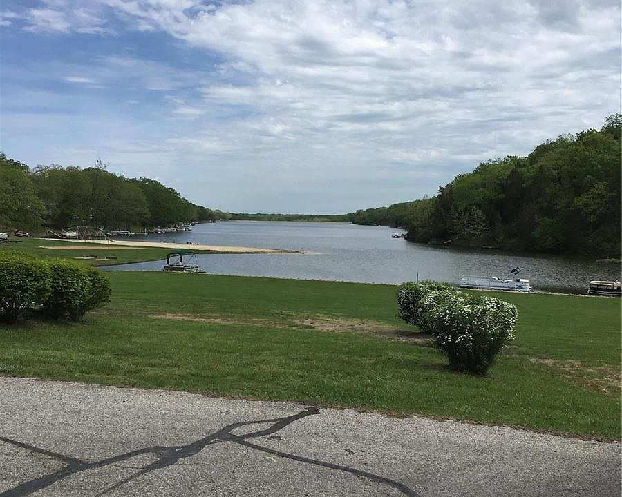 2nd image of 74 S Lake Dr