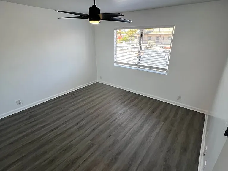 VRA27 LLC- "Villa Regency Apartments" — Photo 47