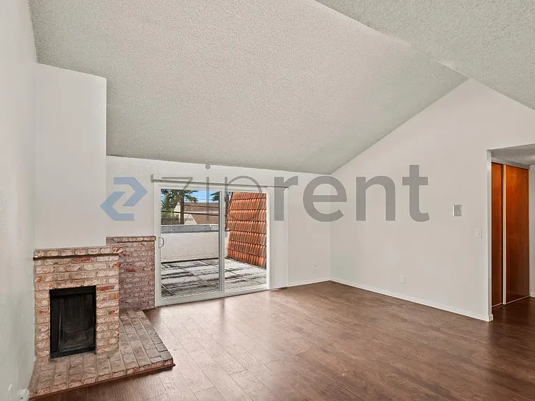 2837 55th Ave #4 — Photo 6