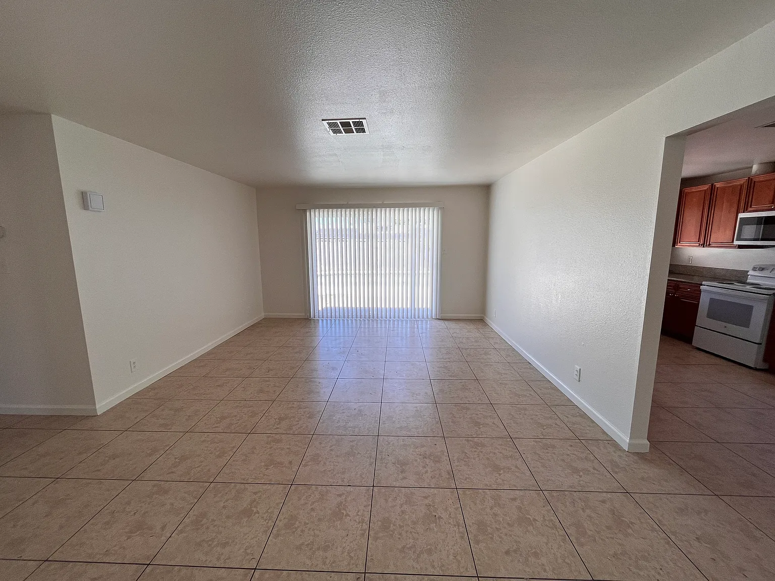 4 bed, 1779 sqft, $2,225 — Photo 4