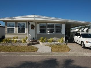 527 Parakeet Ln, Largo, FL 33770