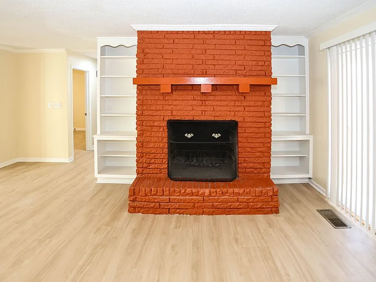 3165 Laura Ln — Photo 14