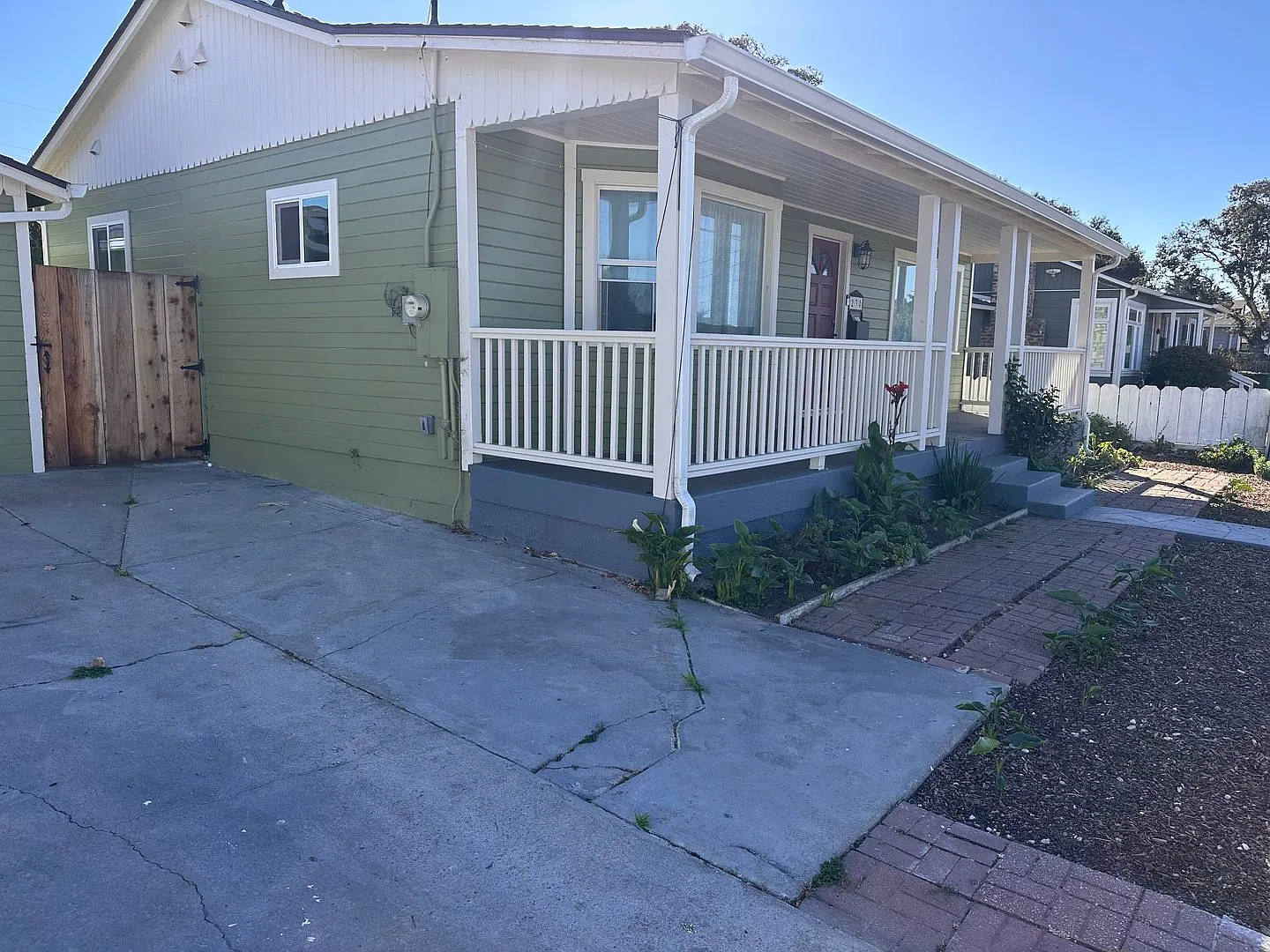 Monterey Home — Photo 2