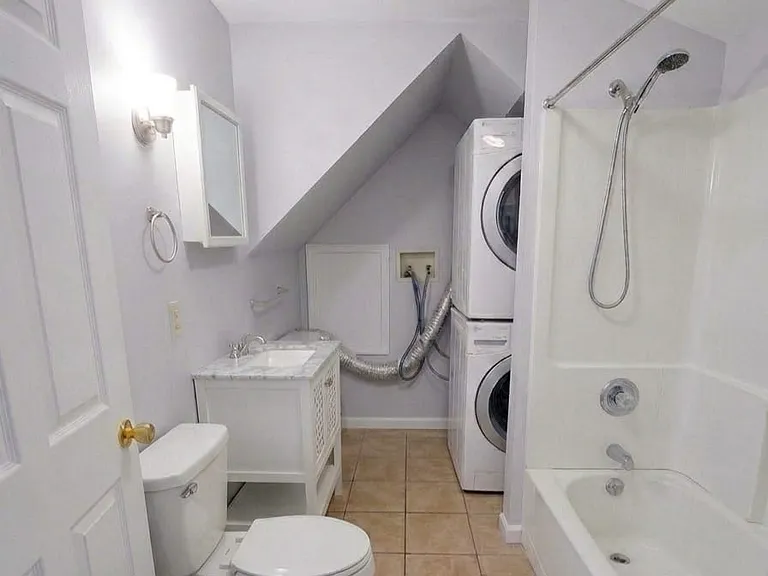 137 Hollister Ave — Photo 19