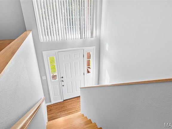 3rd image of 635 Elm St