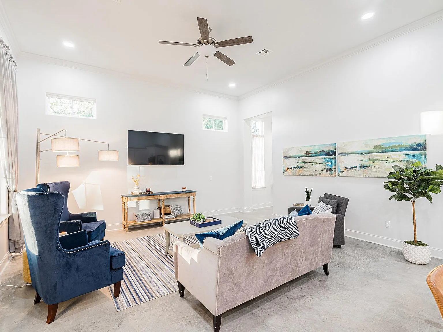 4 bed, 2017 sqft, $4,000 — Photo 3