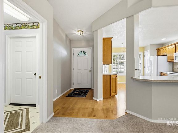 4th image of 1900 N Iberis Ave