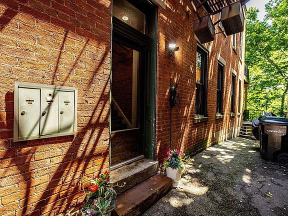 2nd image of 1716 Highland Ave