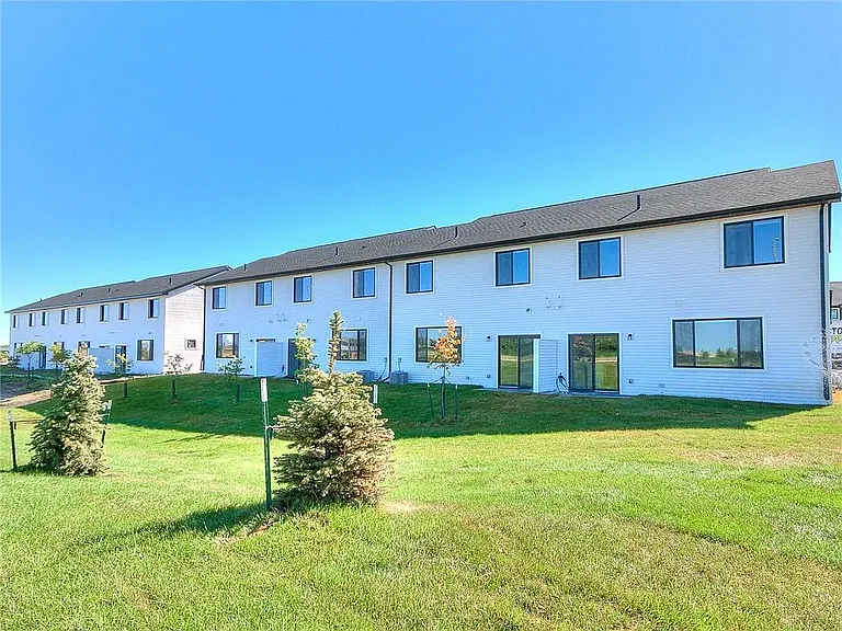 6942 Bluebell Ct — Photo 13