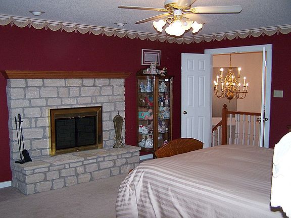 4th image of 307 Tanglewood Cir