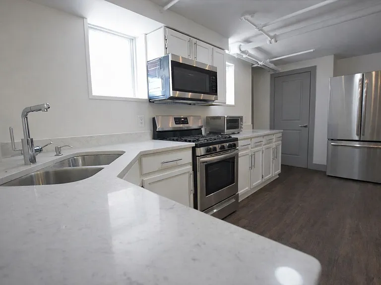 306 Bryant Ave — Photo 3
