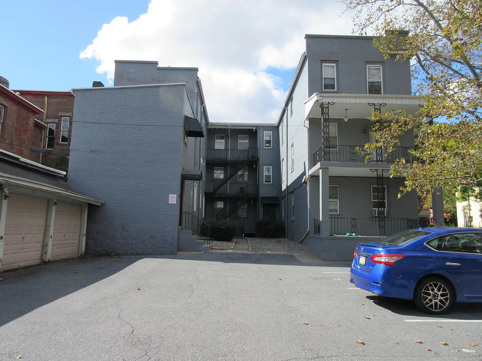 Fourth and Spring — Photo 2