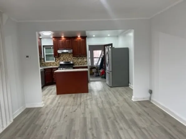 20-09 26th Street HOUSE image 3 of 12