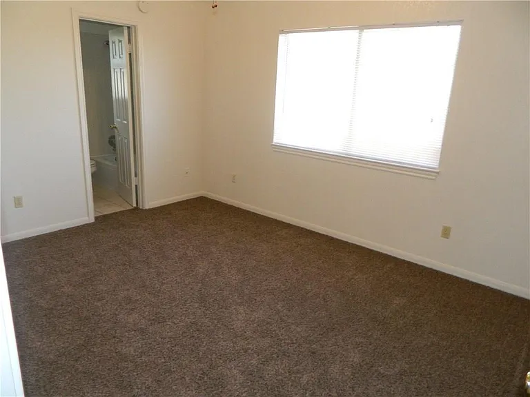 7213 Oak Meadow Dr #B — Photo 9