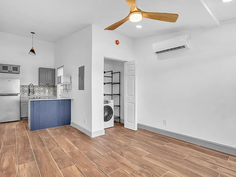 Australian Pines Apartments — Photo 32