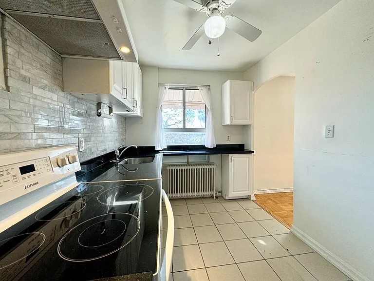 2696 Lake Shore Blvd W #16 — Photo 3