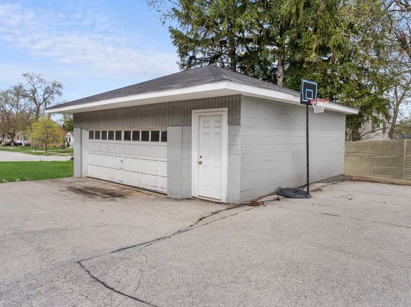 2427 Thornton Lansing Rd, Lansing, IL 60438