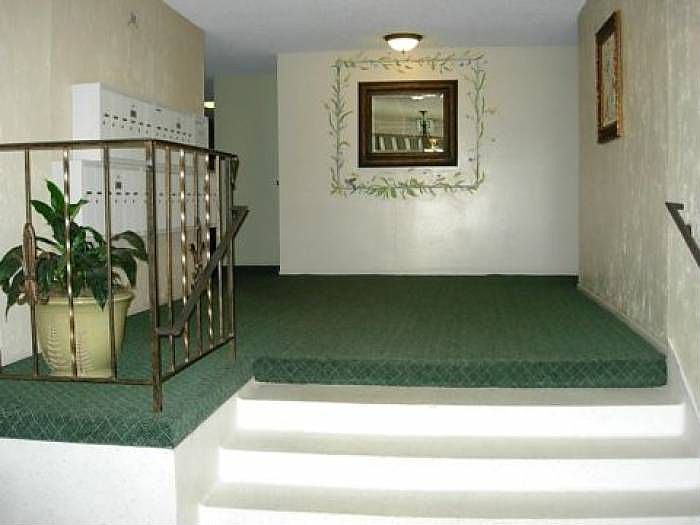 ENTRANCEWAY