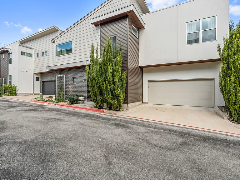 2105 Goodrich Ave — Photo 36