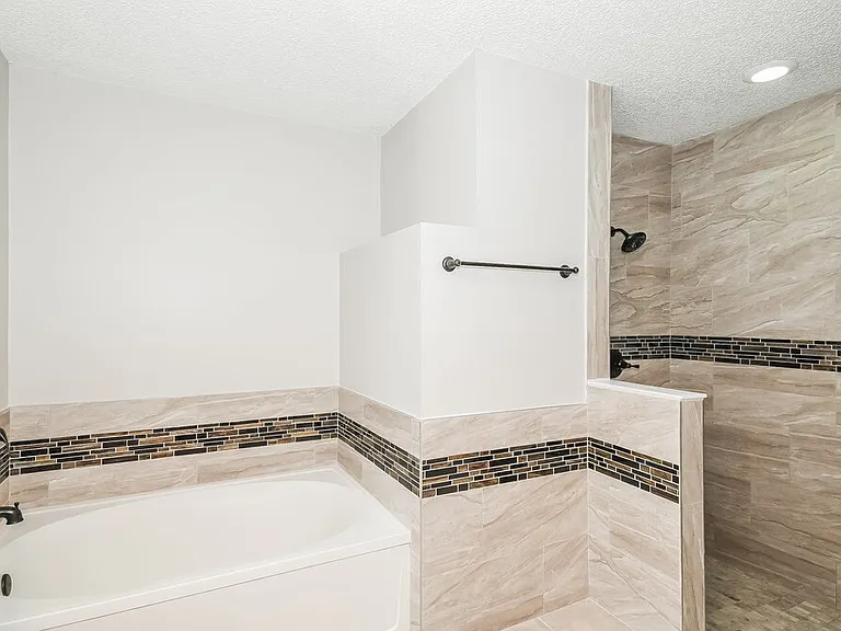 8785 Chambore Dr — Photo 12