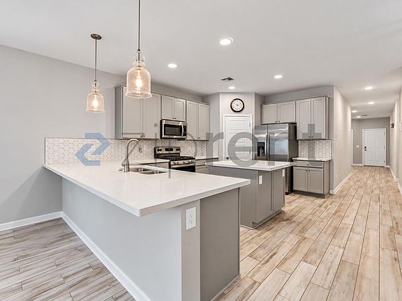 5th image of 2770 E Rimrock Dr