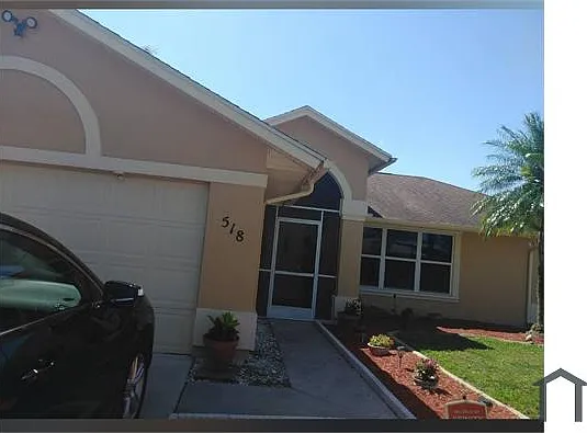 518 SE Oceanspray Ter — Photo 2