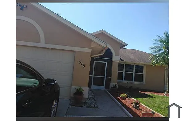 Building Photo - 518 SE Oceanspray Ter
