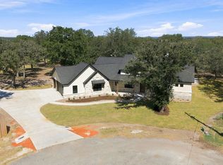 161 Hondo Rdg, La Vernia, TX 78121