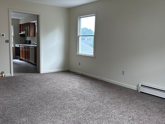 4th image of 100 Clinton St