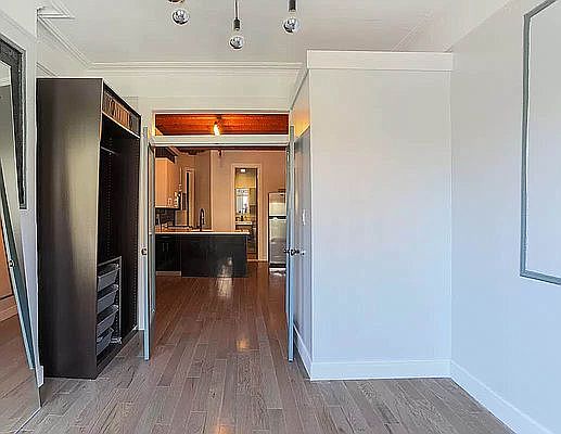 3rd image of 620 Park Pl #1L