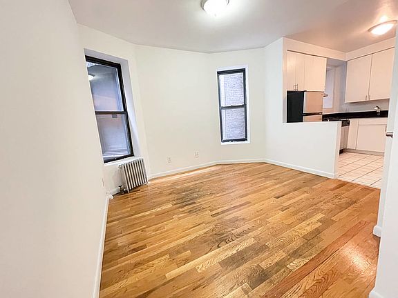 2nd image of 220 E 85th St #3EJ