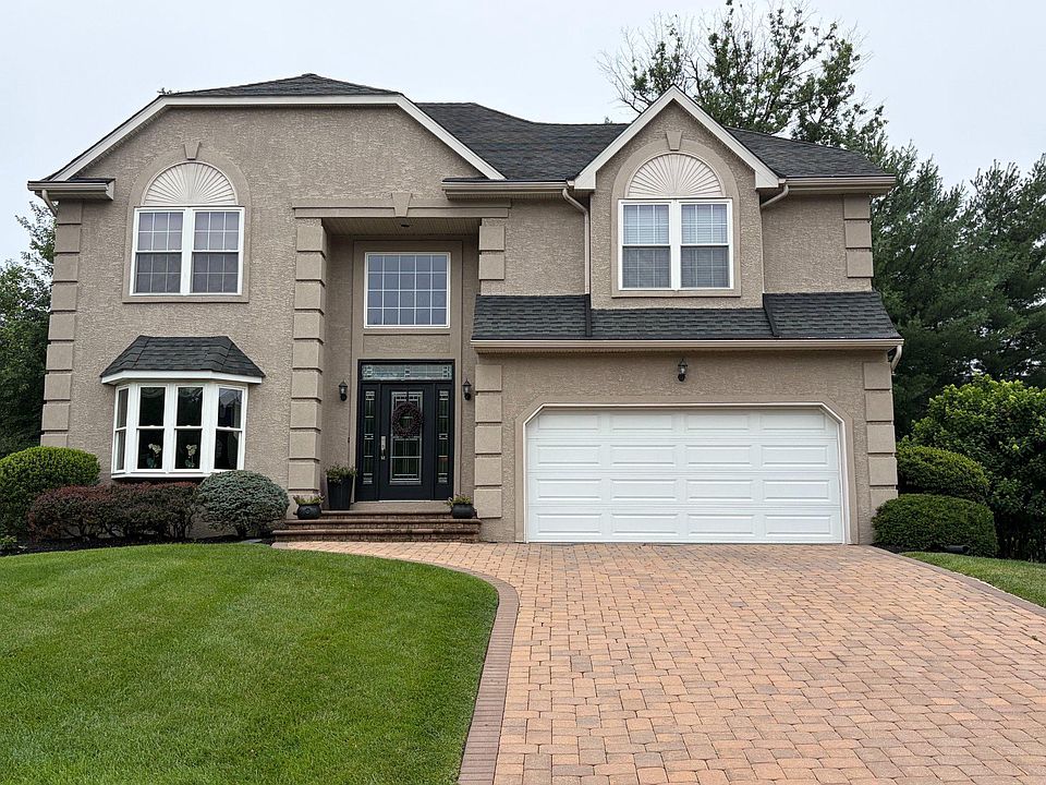 1st image of 326 Newton Ct