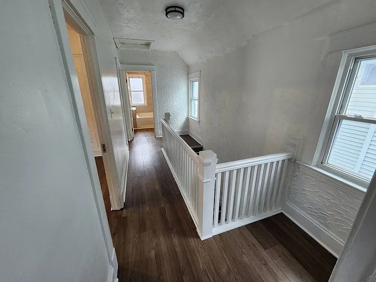 13900 Potomac Ave — Photo 20