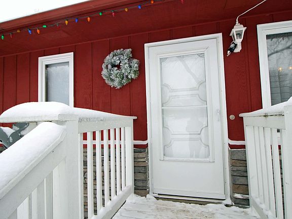 5th image of 312 7th Ave NE