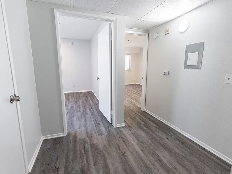 4444 Ensign Avenue — Photo 35