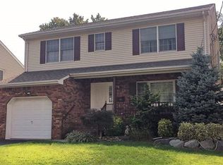 25 Grand Ave, Iselin, NJ 08830