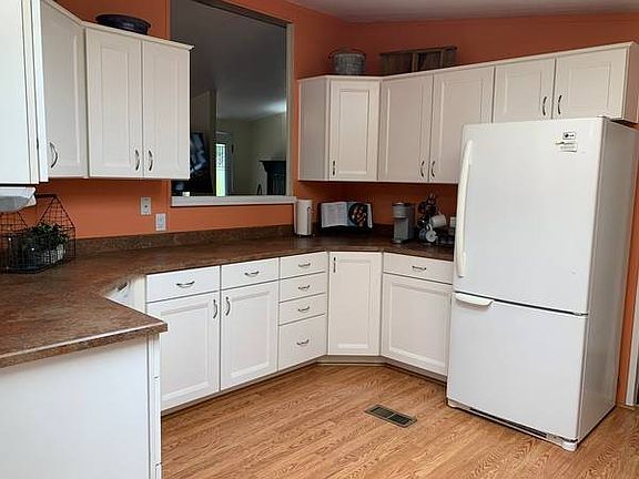 2nd image of 16521 SE Hearthwood Dr #65