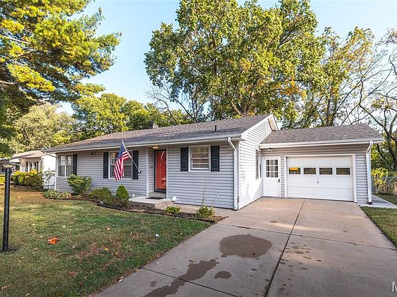 4th image of 908 Barton Pl
