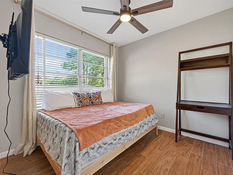 9310 Cliffwood Dr — Photo 20