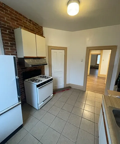 220 Ophelia St — Photo 12