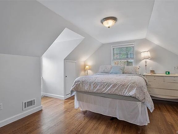 4th image of 3203 Griffin Ave
