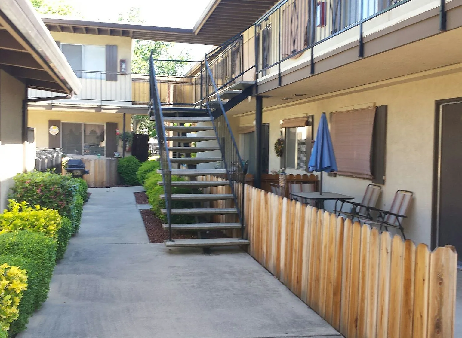 The Bel Aire Apartments — Photo 1