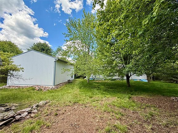 3rd image of 582 Stony Mountain Rd